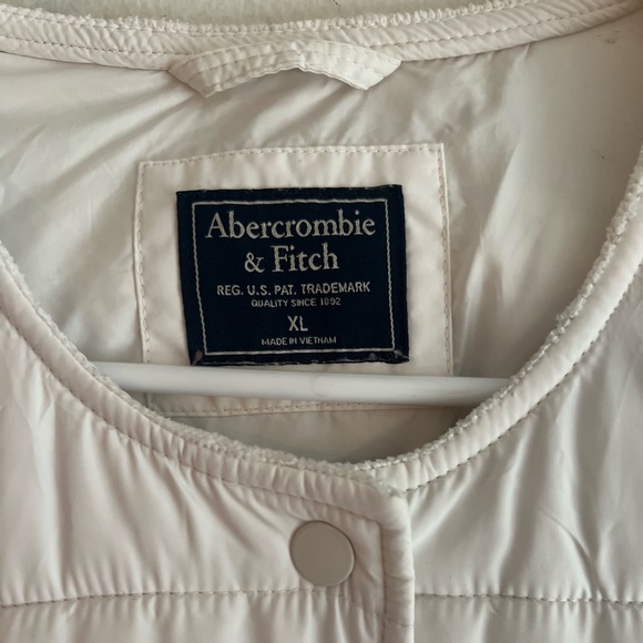 Abercrombie & Fitch Puffer Bomber - Picture 4 of 8